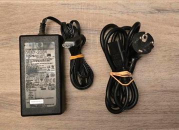 HP AC Power Adapter Lader uitgang van +32V en +16V. beschikbaar voor biedingen