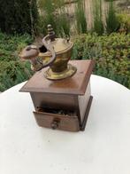 ouderwetse (hand)koffiemolen van hout met koperen bovenzijde, Ophalen of Verzenden