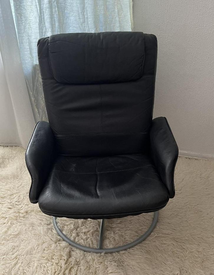 Draaifauteuil in goede staat, Huis en Inrichting, Fauteuils, Gebruikt, Kunststof, 50 tot 75 cm, Minder dan 75 cm, Ophalen