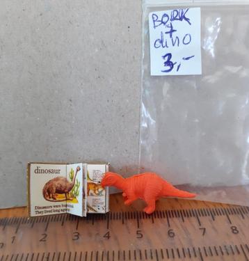 poppenhuis  :DINO boekje met meerdere platen+dino speelbeest beschikbaar voor biedingen