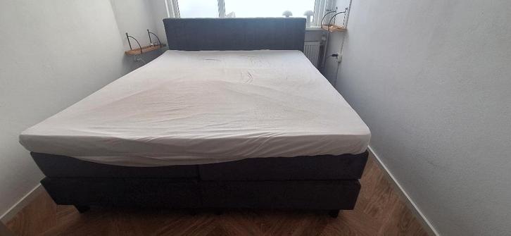 Boxspring, Huis en Inrichting, Slaapkamer | Boxsprings, Gebruikt, 180 cm, 200 cm, Tweepersoons, Grijs, Ophalen