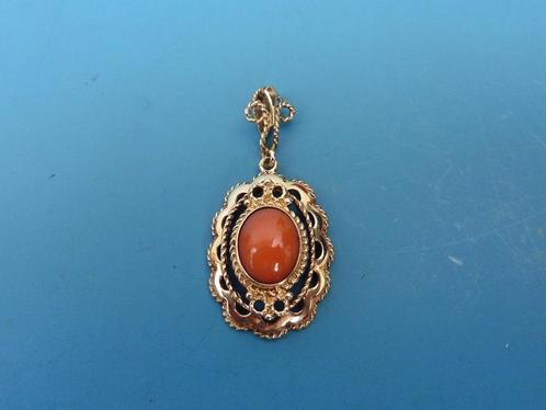 Gouden hanger met bloedkoraal                            G30, Sieraden, Tassen en Uiterlijk, Kettinghangers, Gebruikt, Goud, Rood