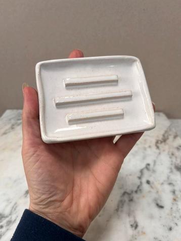 Zeepbakje beschikbaar voor biedingen