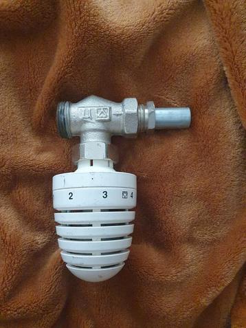Radiator thermostaatknop beschikbaar voor biedingen