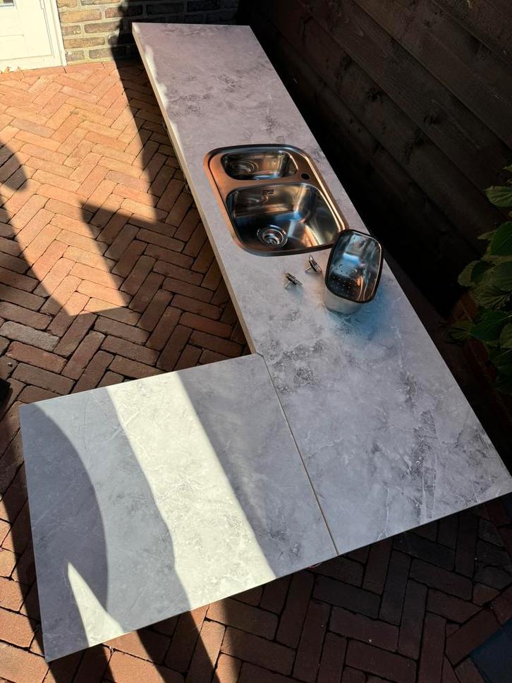 Compleet NIEUWE hoek aanrechtblad met wasbak en toebehoren, Huis en Inrichting, Keuken | Keukenelementen, Minder dan 100 cm, 200 cm of meer