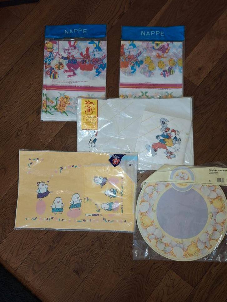 Tafeldecoratie pasen (o.a. tafelkleed, placemat, servet), Diversen, Pasen, Nieuw, Ophalen of Verzenden
