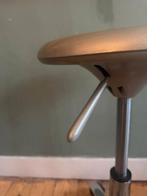 Lucky Vintage Verstelbare kruk op wieltjes, Huis en Inrichting, Krukjes, Ophalen, Gebruikt, ., In hoogte verstelbaar