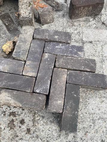 Hardgebakken Dikformaat Klinkers - Zwart Paars beschikbaar voor biedingen