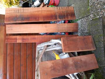 Massief mahonie  beschikbaar voor biedingen