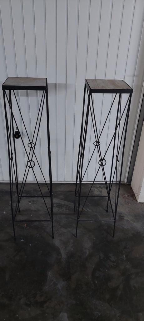 metalen zuilen met houten blad, 2 stuks, Huis en Inrichting, Woonaccessoires | Zuilen en Pilaren, Gebruikt, Ophalen