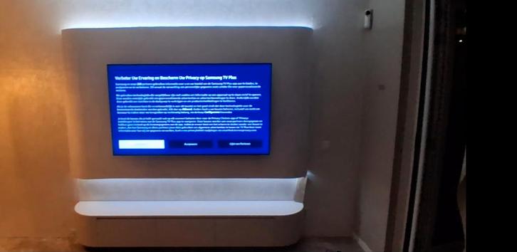Cinewall stukadoor koof tegelzetter, Audio, Tv en Foto, Televisies, Zo goed als nieuw, 100 cm of meer, 4k (UHD), Samsung, Smart TV
