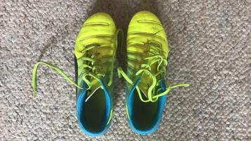 Voetbalschoenen (heren maat 41) beschikbaar voor biedingen