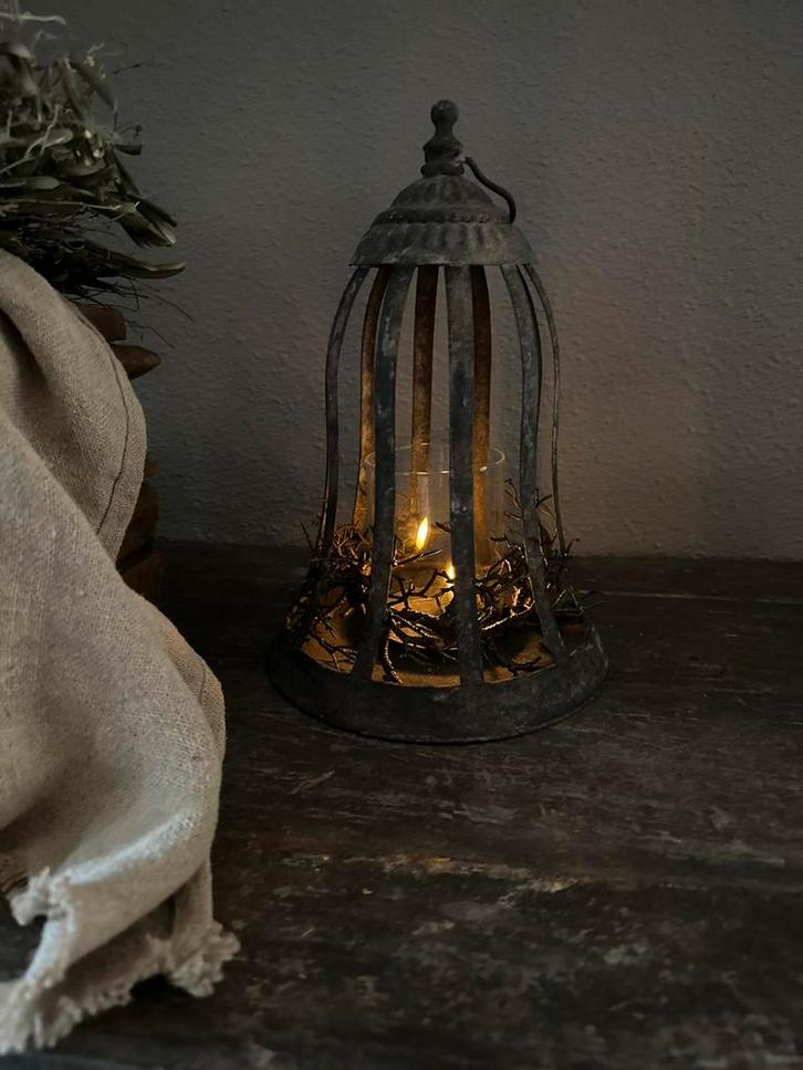 Metalen windlicht rustiek, Huis en Inrichting, Woonaccessoires | Kandelaars en Kaarsen, Zo goed als nieuw, Minder dan 25 cm, Metaal