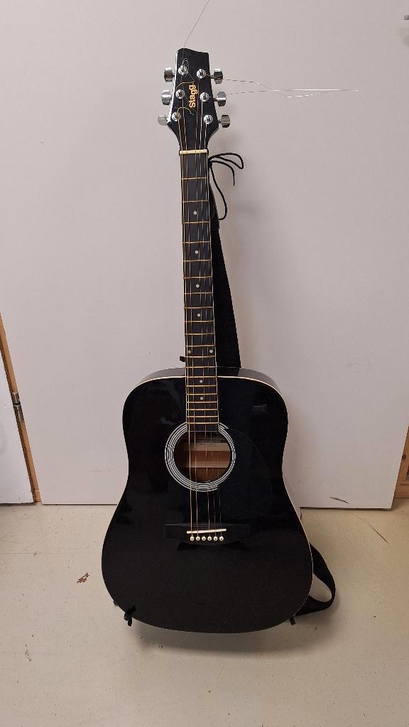 Gitaar Stagg SW 201 BK, Muziek en Instrumenten, Snaarinstrumenten | Gitaren | Akoestisch, Gebruikt, Western- of Steelstringgitaar