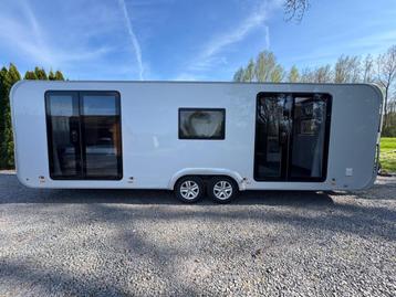 Adria 704 HP Astella Queensbed Loungebank openslaande panora beschikbaar voor biedingen