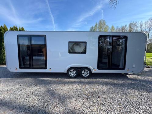 Adria 704 HP Astella Queensbed Loungebank openslaande panora, Caravans en Kamperen, Caravans, Bedrijf, tot en met 4, 2000 kg en meer