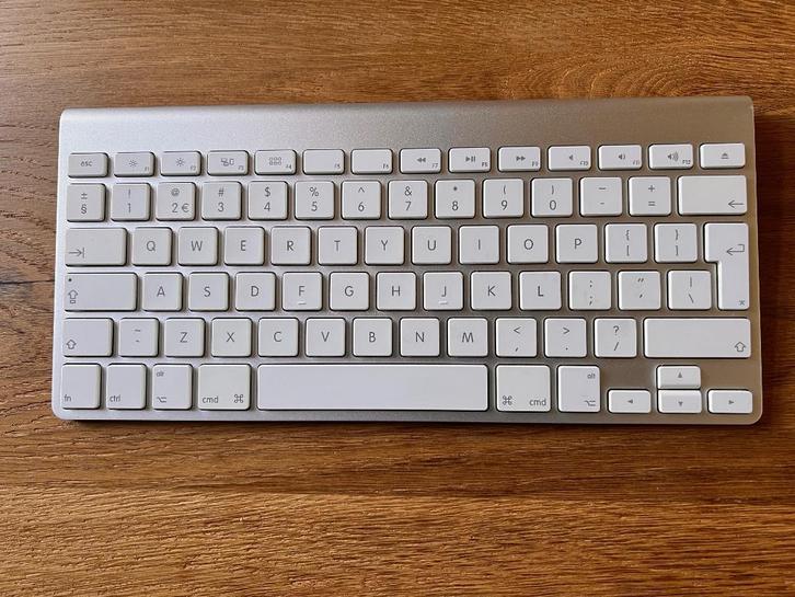 Apple wireless keyboard, Computers en Software, Toetsenborden, Zo goed als nieuw, Qwerty, Draadloos, Ergonomisch, Ophalen of Verzenden