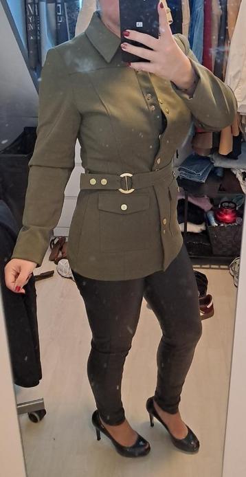 Legergroen Nikkie jasje. beschikbaar voor biedingen