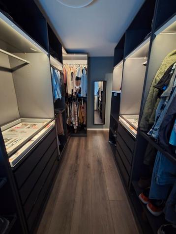 IKEA PAX kast (nieuwprijs ca. €3.500) – in topstaat beschikbaar voor biedingen