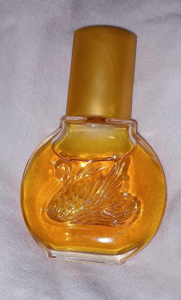 Volle parfum mini Gloria vanderbilt, Verzamelen, Parfumverzamelingen, Zo goed als nieuw, Miniatuur, Gevuld, Ophalen of Verzenden