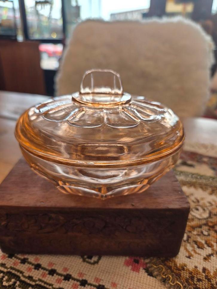 Art Deco Bonbonschaaltje Roze Geperst Glas, Antiek en Kunst, Antiek | Glas en Kristal, Ophalen of Verzenden