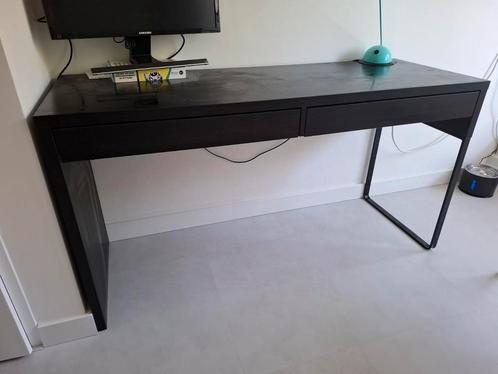 Zwart bureau IKEA Micke 142x50 met lades, Huis en Inrichting, Bureaus, Gebruikt, Bureau, Ophalen