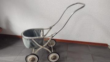 Poppenwagen, oud beschikbaar voor biedingen