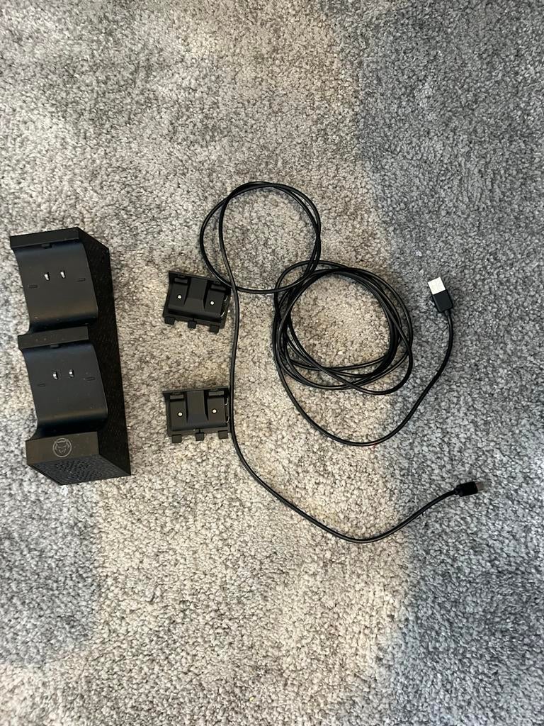 Oplaadstation voor Xbox Series X/S Controllers, Ophalen of Verzenden, Zo goed als nieuw