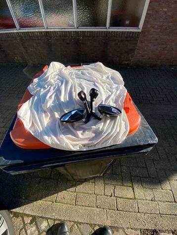 Spiegels bar hand beschikbaar voor biedingen