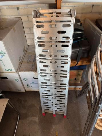 Aluminium op rij trap plank  beschikbaar voor biedingen