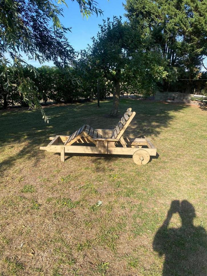 Houten ligbed op wielen, Tuin en Terras, Ligbedden, Zo goed als nieuw, Hout, Verstelbaar, Ophalen