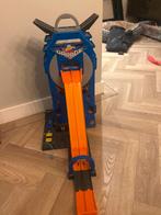 Hot Wheels Mega Garage + 4 Auto's, Ophalen, Racebaan, Zo goed als nieuw, Hot Wheels