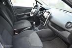 Renault Clio Estate 0.9 TCe Limited 2016 Airco|Cruise|Navi!, Auto's, Voorwielaandrijving, 898 cc, Stof, 580 kg