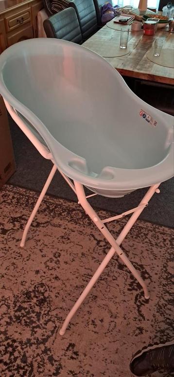 mooie net kinderbadje.  beschikbaar voor biedingen