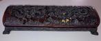 Chinese bestekdoos; chinese resin footed box dragon motifs, Antiek en Kunst, Curiosa en Brocante, Ophalen of Verzenden
