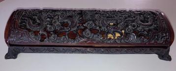 Chinese bestekdoos; chinese resin footed box dragon motifs