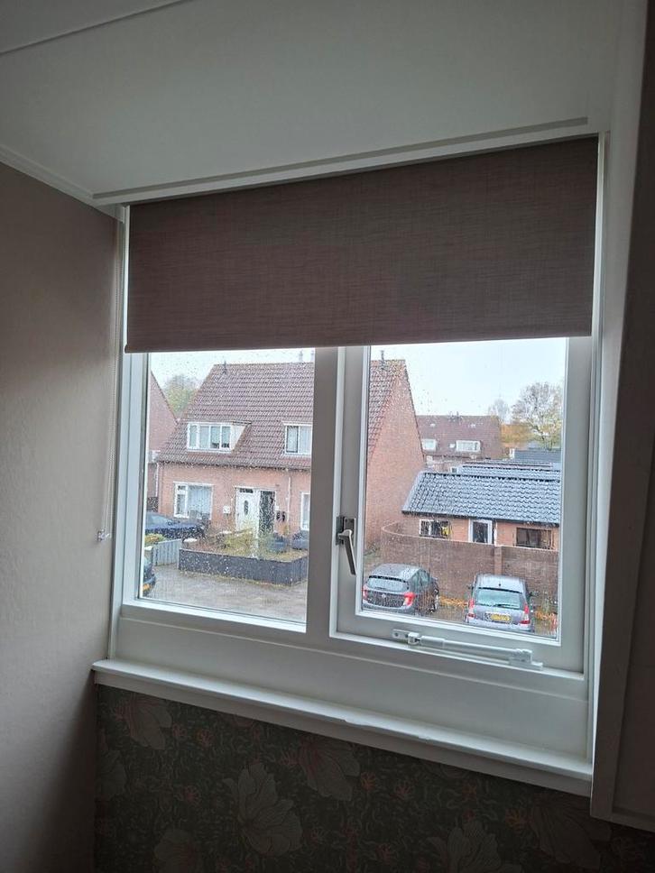 2 Nieuwe Karwei rolgordijnen verduisterend 123x140, Huis en Inrichting, Stoffering | Gordijnen en Lamellen, Nieuw, 100 tot 150 cm