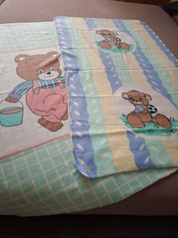 Schattige babydeken met beren/fleece beschikbaar voor biedingen
