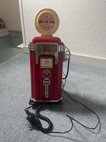 Retro Benzinepomp Telefoon beschikbaar voor biedingen