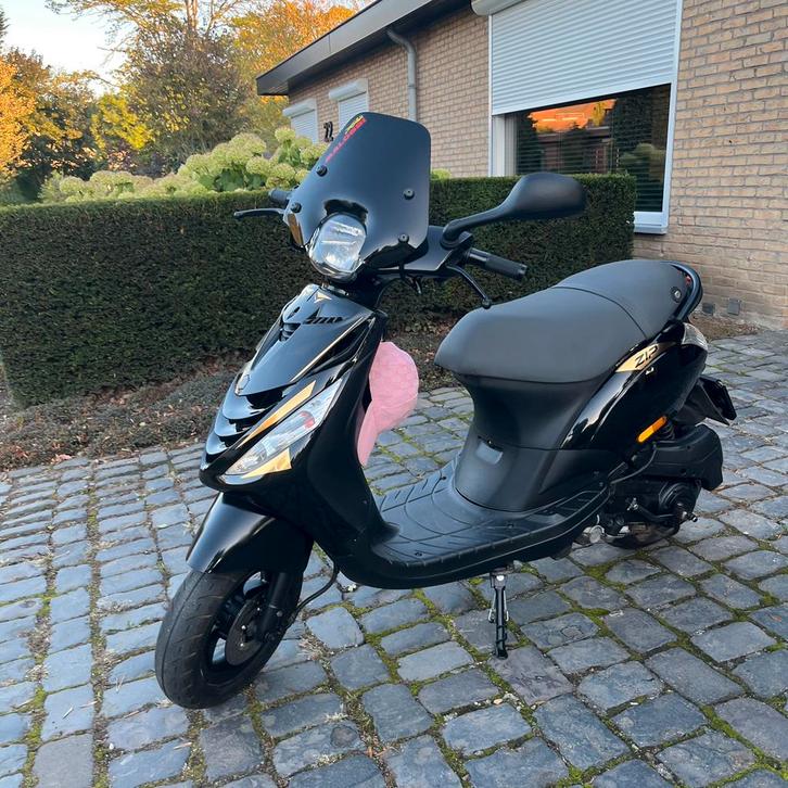 piaggio zip 50cc 4t teruil, Fietsen en Brommers, Scooters | Piaggio, Zo goed als nieuw, Zip, Maximaal 45 km/u, Benzine, Ophalen of Verzenden