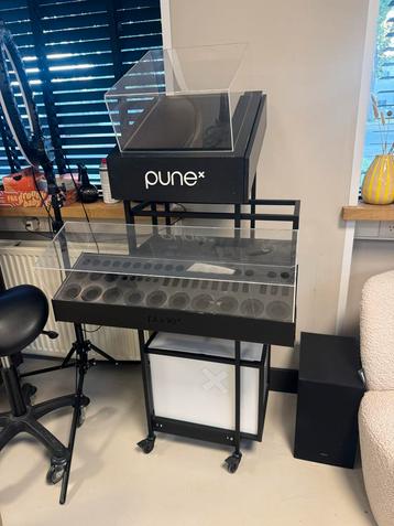 PUNE Make-Up Statief beschikbaar voor biedingen