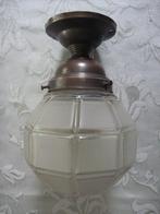 Art Deco Plafondlamp met geslepen gematteerd glazen bol, Antiek en Kunst, Ophalen of Verzenden