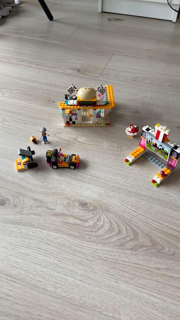 De LEGO Friends 41349 Go-kart diner, Kinderen en Baby's, Speelgoed | Duplo en Lego, Zo goed als nieuw, Ophalen of Verzenden