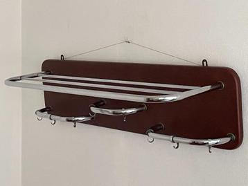 Vintage jaren '70 kapstok skai / chroom beschikbaar voor biedingen