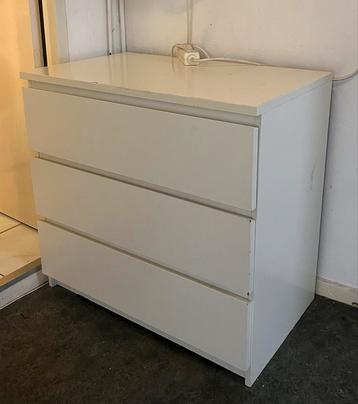 Ikea Malm Kast met 3 Lades beschikbaar voor biedingen