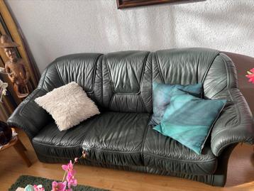 Eikenhouten kast met spiegel & zitbanken beschikbaar voor biedingen