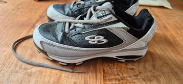 Bijna nieuw:  kleding kind honkbal  beschikbaar voor biedingen