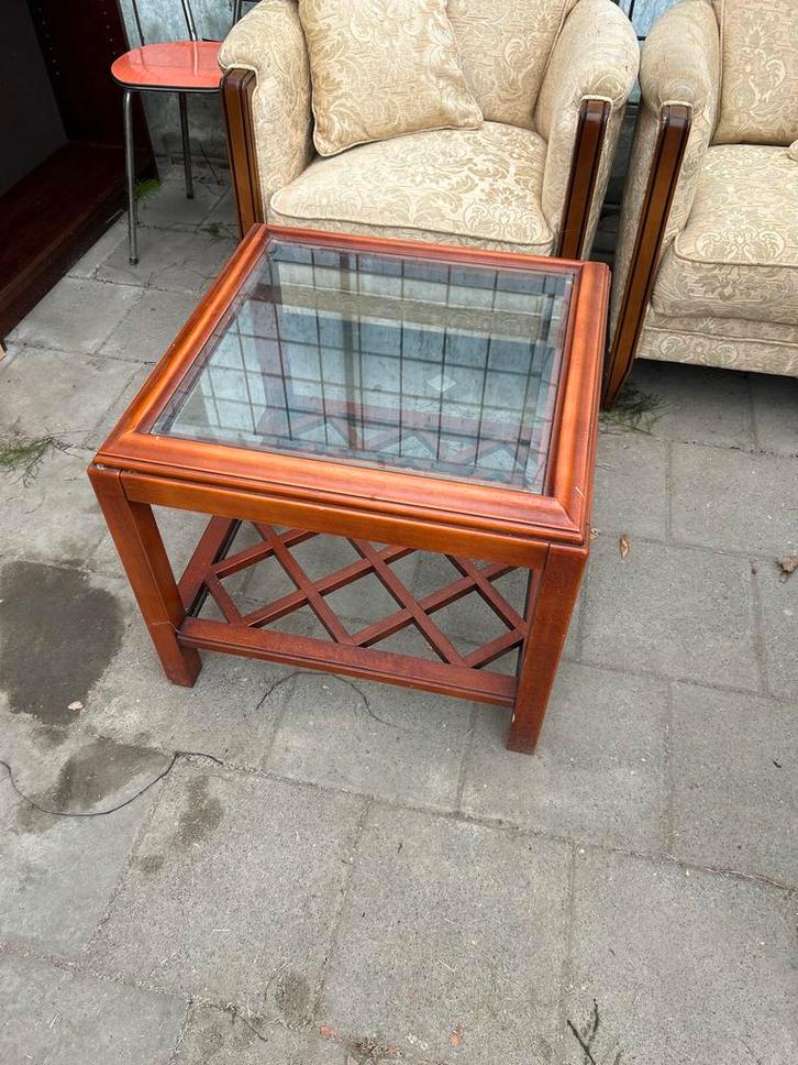 Kleine Koffietafel met Glazen Plaat - Nieuwerkerk, Huis en Inrichting, Tafels | Bijzettafels, Gebruikt, Vierkant, Minder dan 45 cm