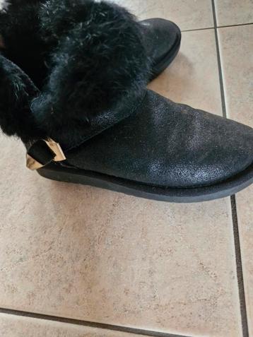Te koop een echt winter dames snowboot zwartl beschikbaar voor biedingen