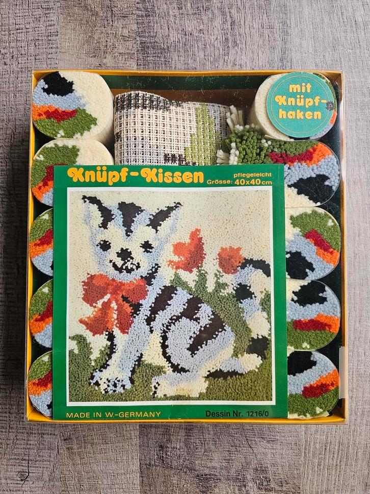 Vintage Smyrna wol kussen knoop pakket poes, Hobby en Vrije tijd, Borduren en Borduurmachines, Nieuw, Borduurpakket, Handborduren